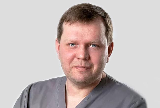 Стаж 15 лет · Остеопат высшей категории. Цена приема от 1000 рублей